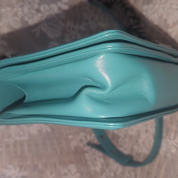 Chanel Boy Bag Turquoise Quilted Lambskin Authentic Rare Like New - Picture 3 of 12